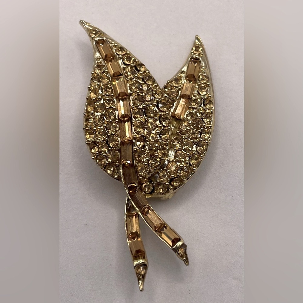 Vintage 1960s Signed Pell Amber Colored  Crystal Rhinestone Leaf Pin Brooch